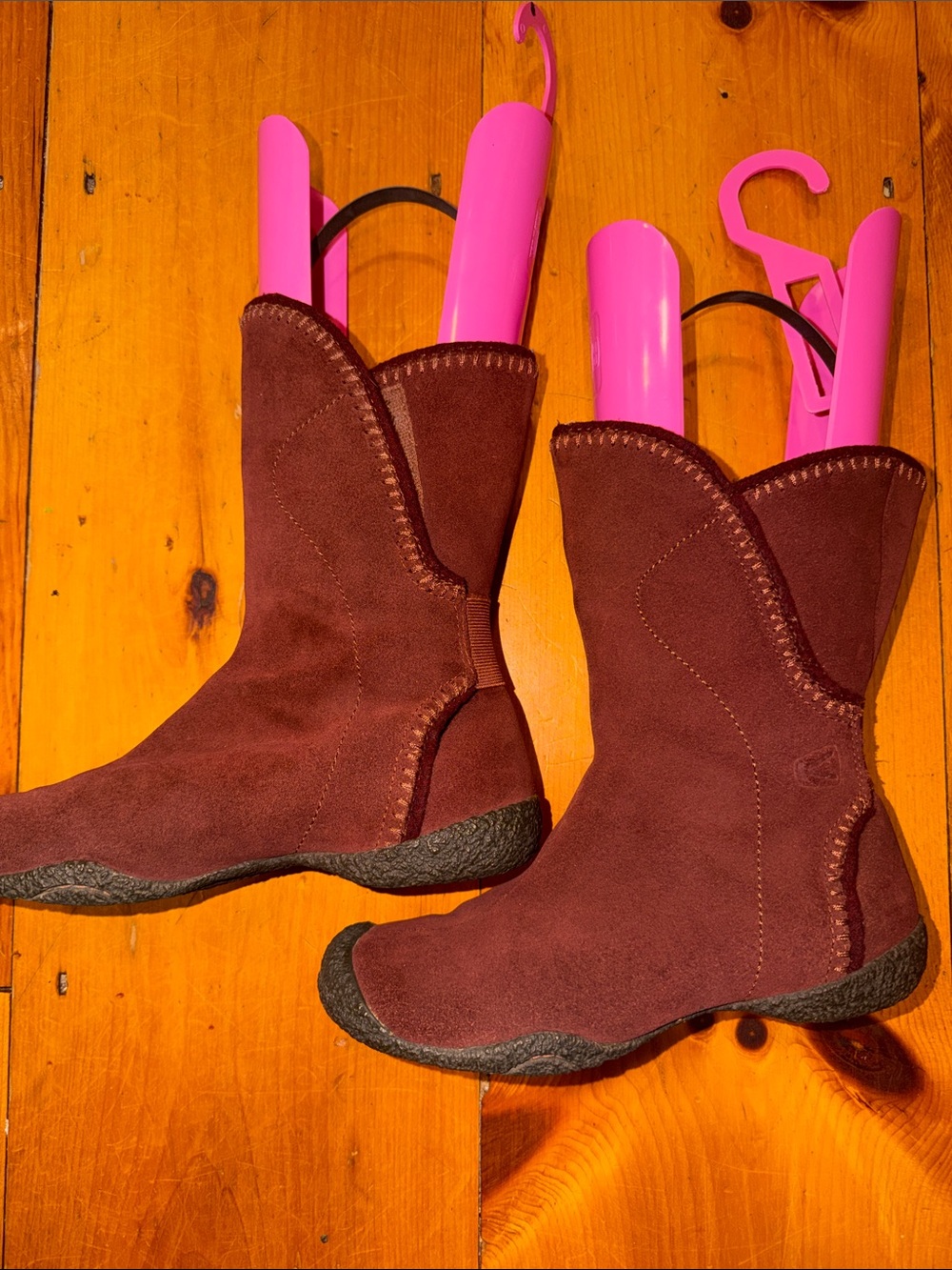 Keen Boots maroon wine color Suede Mid-Calf lined easy pull on 7.5 - Picture 4 of 11